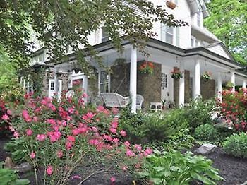 Wayne Bed & Breakfast Inn (Adults Only) Экстерьер фото