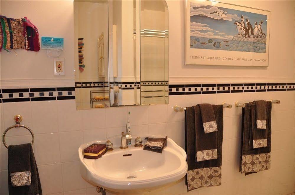 Wayne Bed & Breakfast Inn (Adults Only) Экстерьер фото